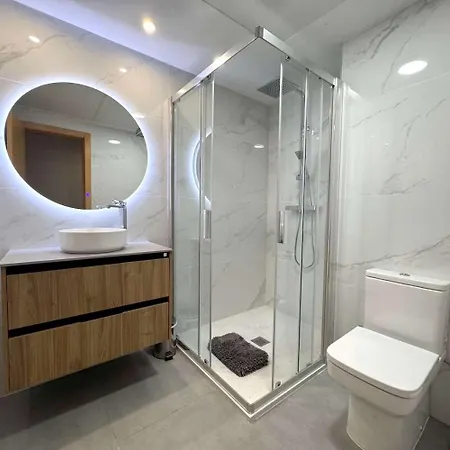 South Facing With Ample Sun Terrace & Panoramic Views Apartment *